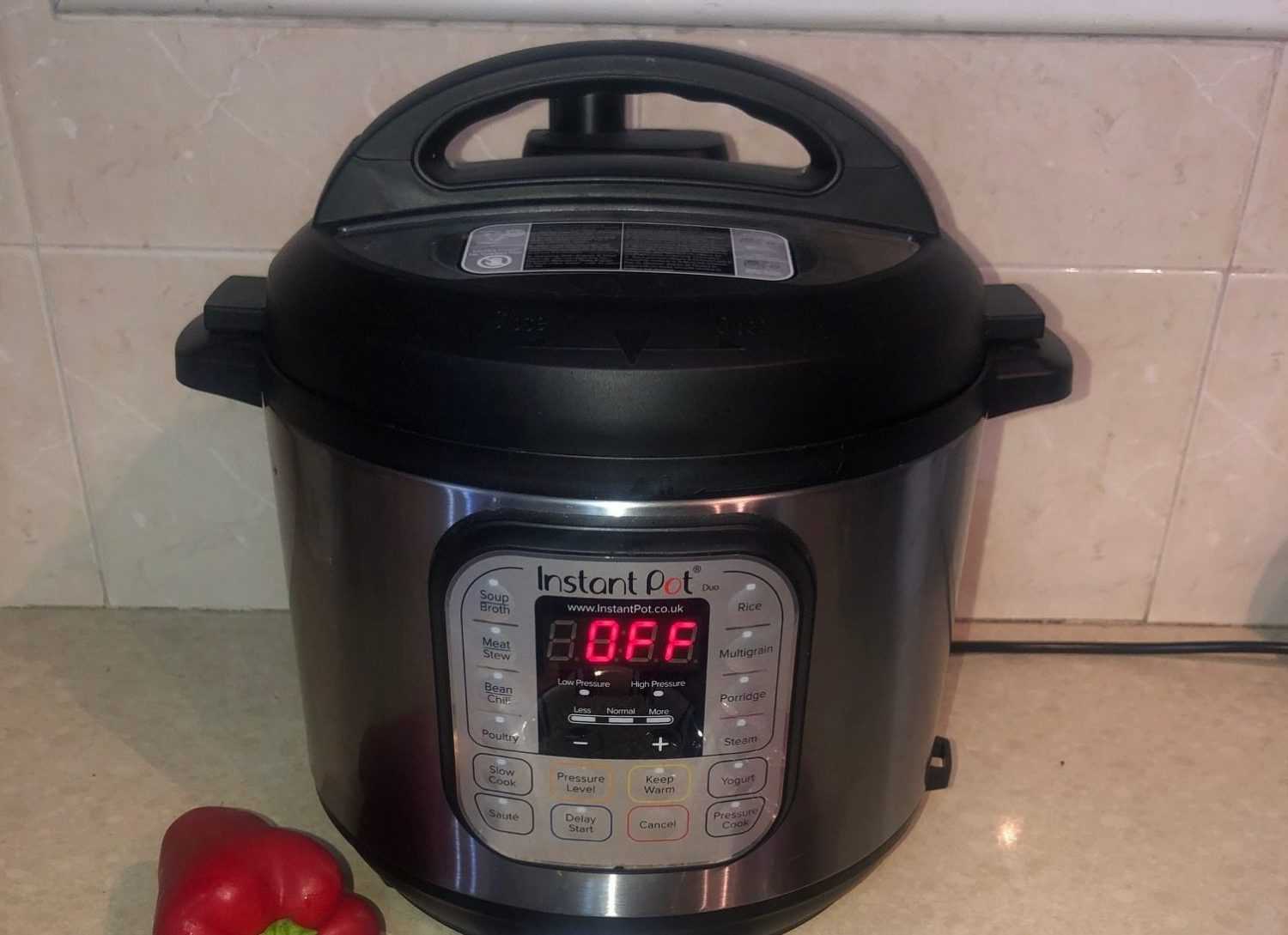 What is the default cooking time for Soup/Broth setting on Instant Pot Duo  7-in-1 Electric Pressure Cooker?