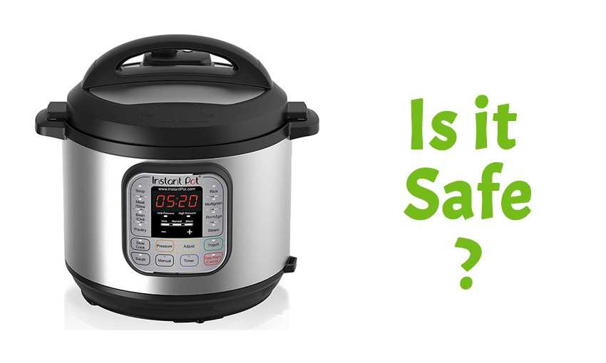 Does the Pressure Cooking Lid Automatically Seal When in Use?