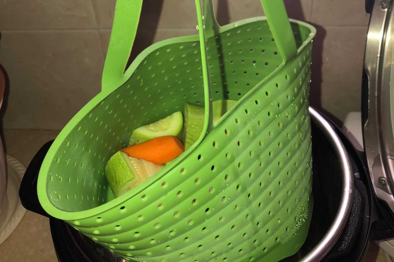 Instant Pot Green Silicone Steamer Basket with Interlocking Handles -  Dazey's Supply