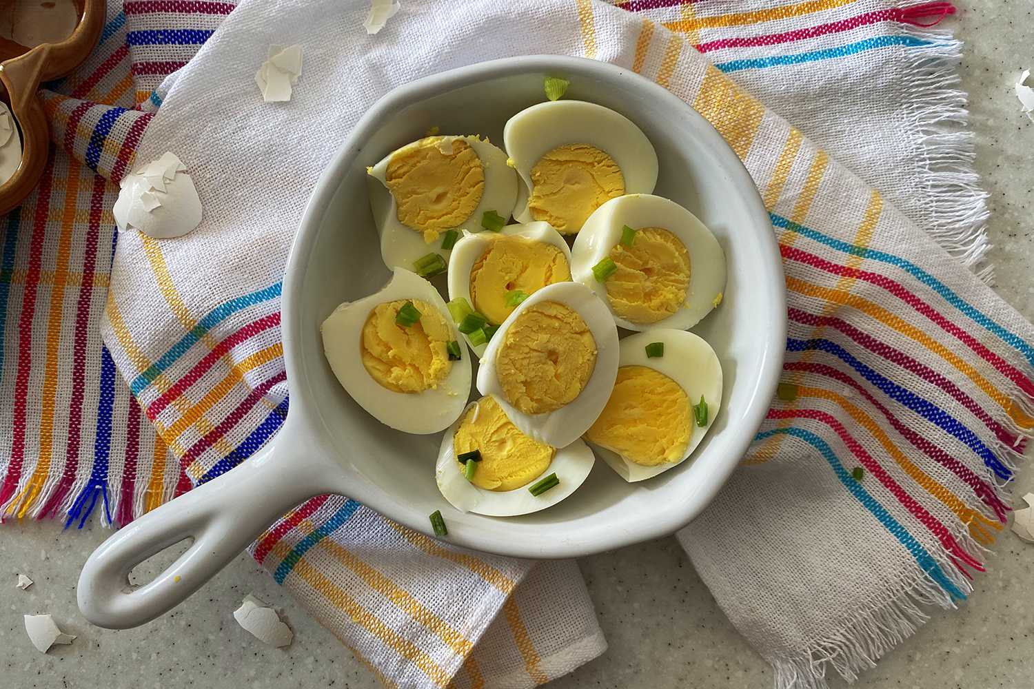 https://www.corriecooks.com/wp-content/uploads/2020/06/Instant-Pot-Hard-Boiled-Eggs8.jpg