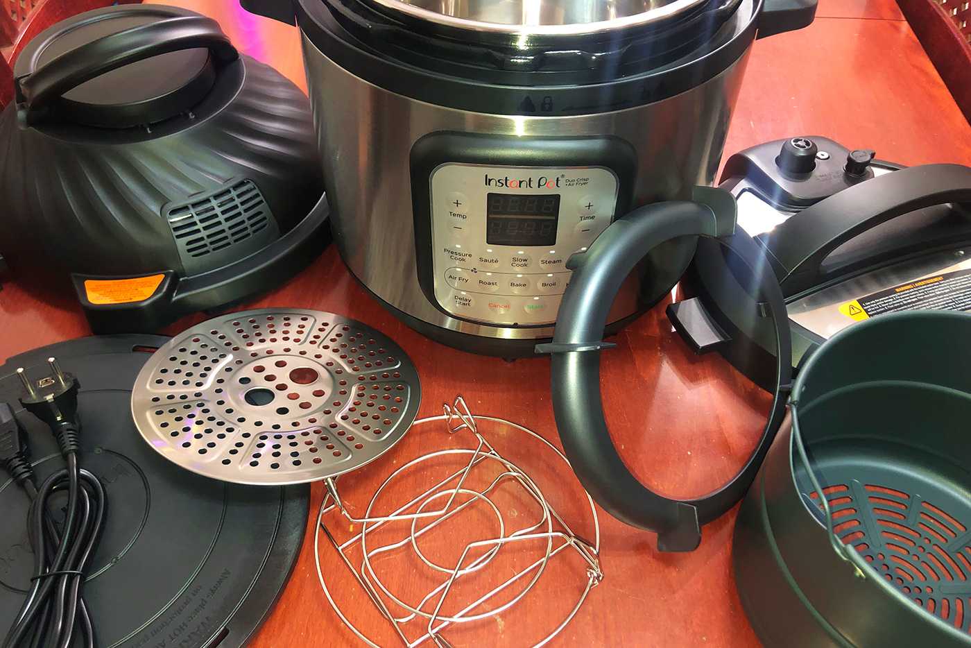 Can I use a ceramic coated inner pot when using the Air Fryer Lid of Instant  Pot Duo Crisp 11-in-1 Air Fryer and Electric Pressure Cooker Combo?