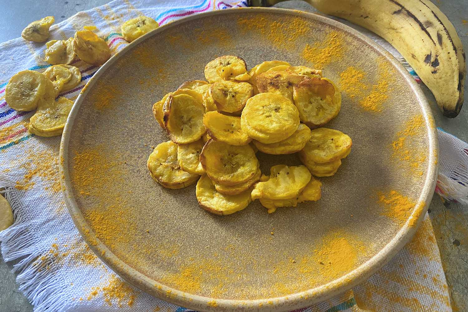 How to Dehydrate Banana Chips with Cinnamon and Sugar