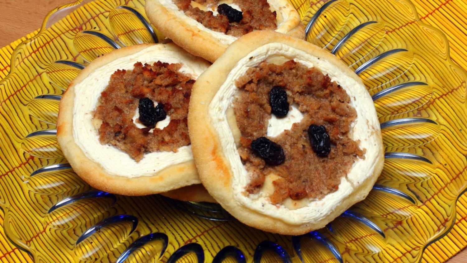 Apple buns (kolach) typical holiday czech sweets