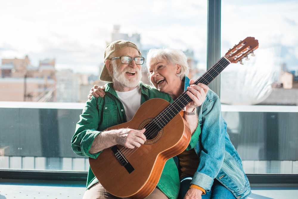 old couple guitar